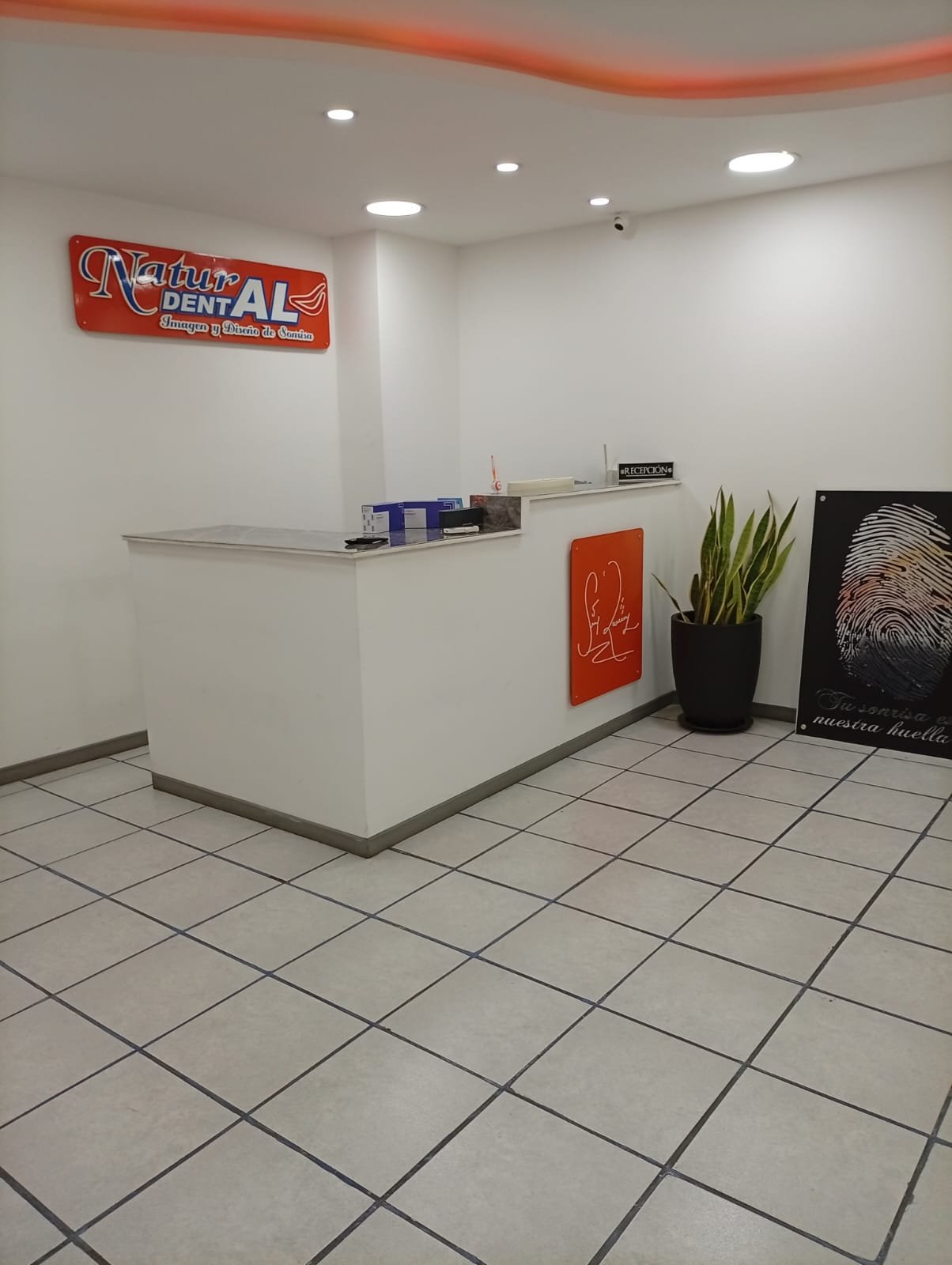 Recepción de NaturDental, centro de estética dental en Quevedo
