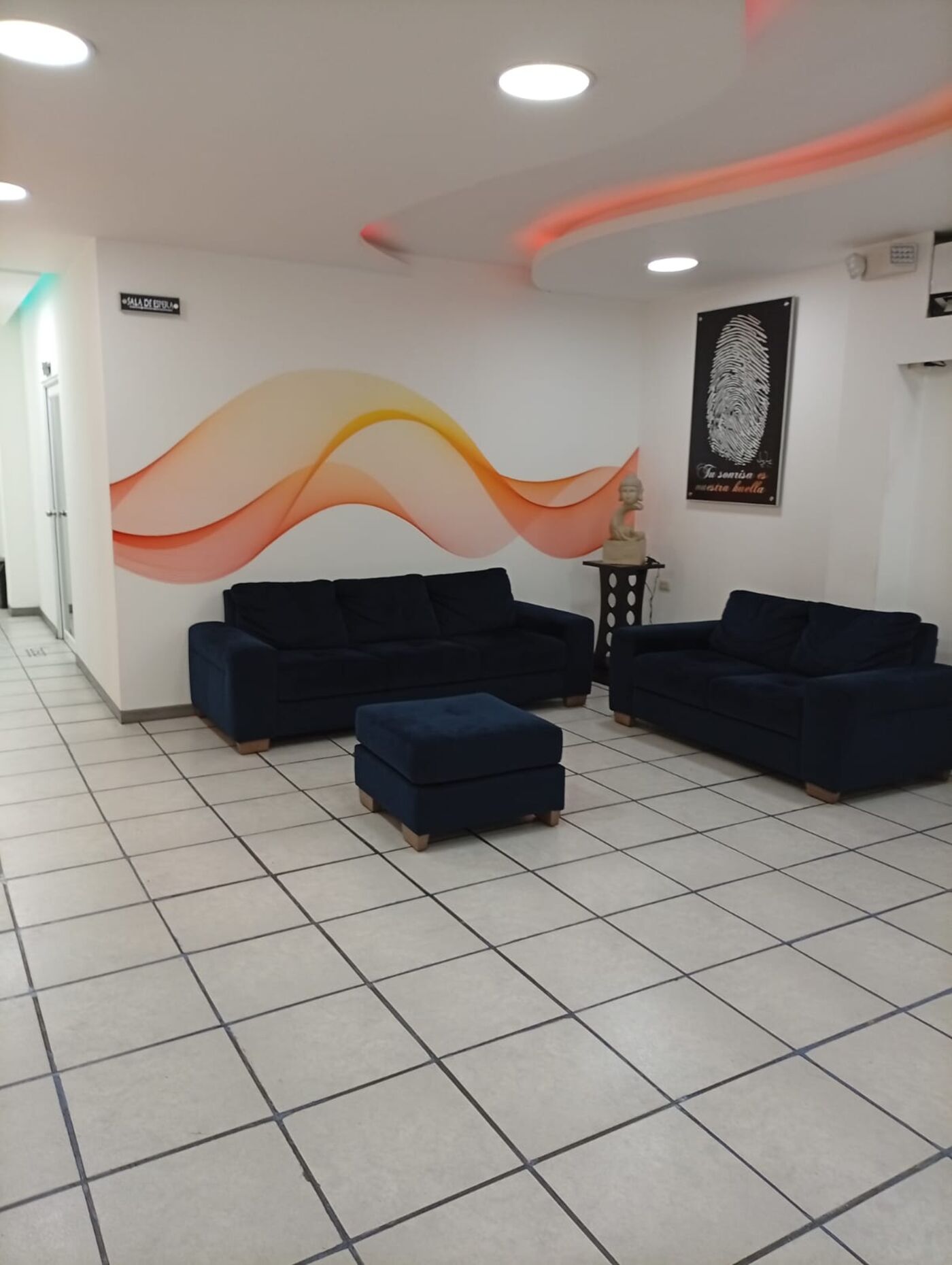 Sala de espera de NaturDental en Quevedo